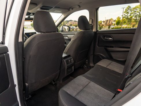 Used 2024 Nissan Rogue SV FWD image 13