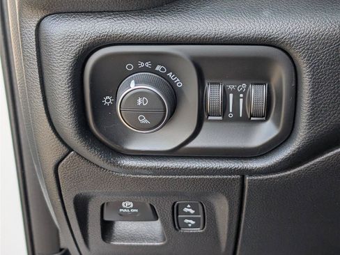 Used 2021 RAM 1500 Laramie w/ Sport Appearance Package AWD/4WD image 18