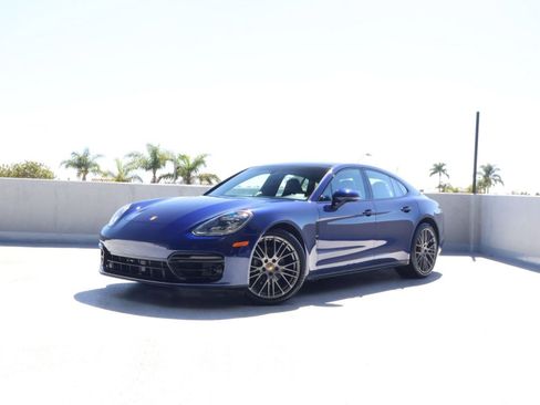 Certified 2023 Porsche Panamera 4 Platinum Edition AWD/4WD image 1