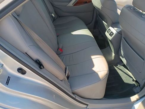 Used 2010 Toyota Camry XLE image 19