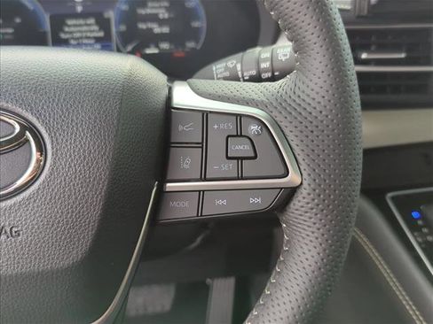 New 2026 Toyota Sienna Platinum image 17