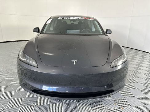 Used 2025 Tesla Model 3 image 3