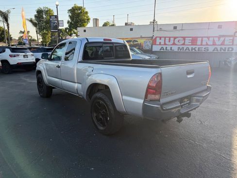 Used 2006 Toyota Tacoma PreRunner RWD image 4