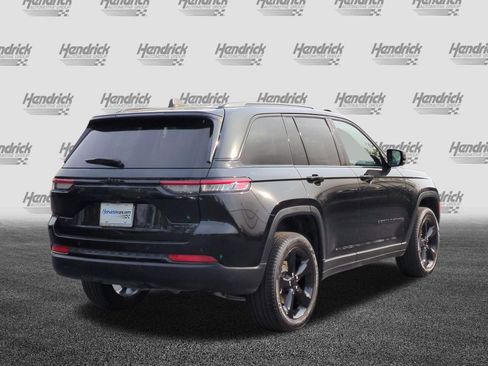 Used 2025 Jeep Grand Cherokee Limited w/ Black Appearance Package image 10