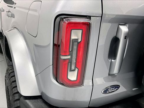 Used 2024 Ford Bronco Outer Banks AWD/4WD image 32