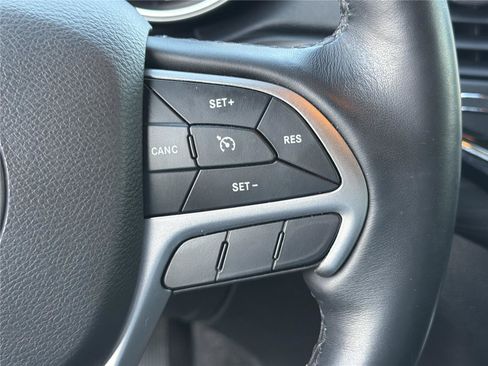 Used 2022 Jeep Grand Cherokee Laredo X AWD/4WD image 26
