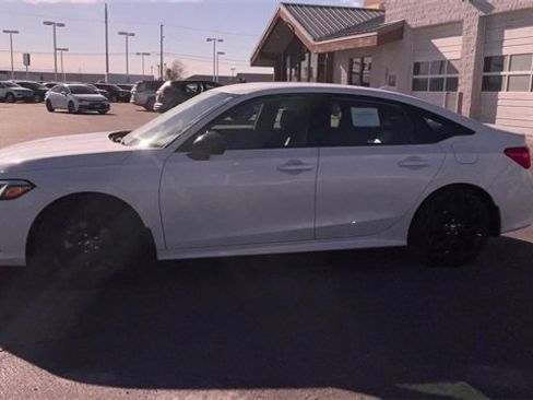 Used 2024 Honda Civic Sport image 6