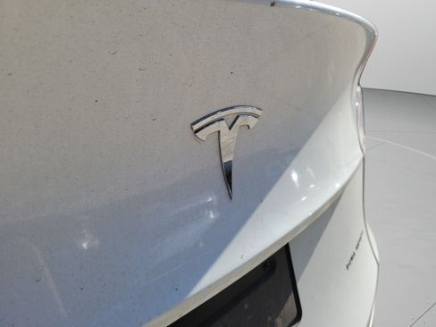 Used 2021 Tesla Model Y Long Range AWD/4WD image 29
