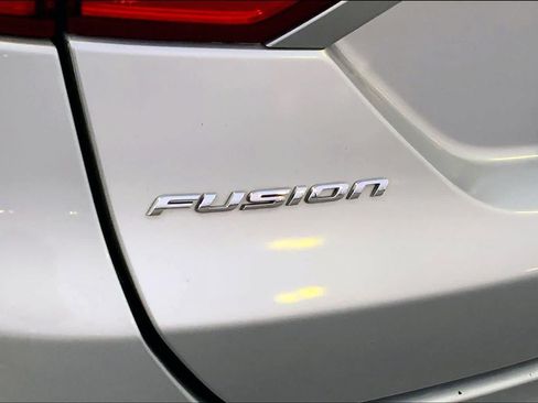 Used 2016 Ford Fusion SE w/ Equipment Group 202A FWD image 30