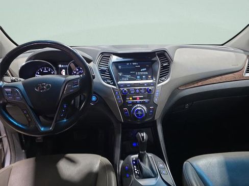 Used 2017 Hyundai Santa Fe SE w/ Cargo Package image 2