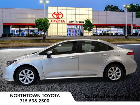 Used 2023 Toyota Corolla LE image 2