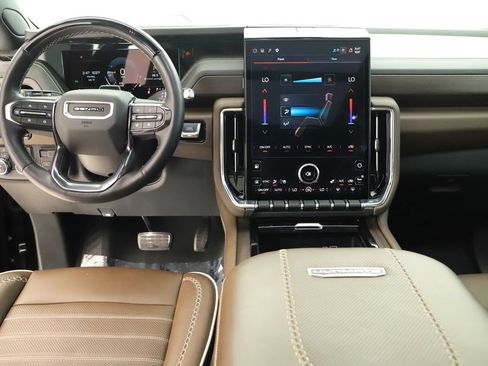 Used 2025 GMC Yukon Denali Ultimate AWD/4WD image 18