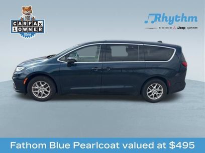 Used 2023 Chrysler Pacifica Touring-L