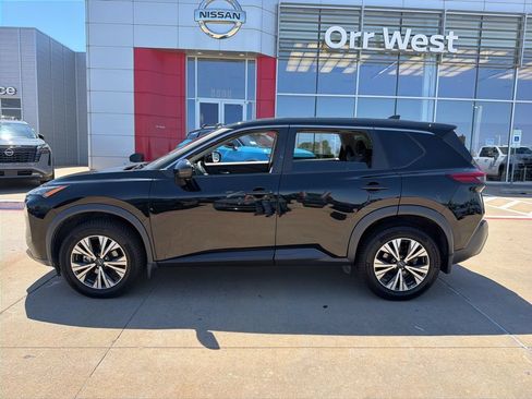 Used 2023 Nissan Rogue SV FWD image 2
