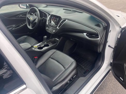 Used 2017 Chevrolet Malibu LT w/ Leather Package image 13