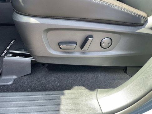 New 2026 Nissan Pathfinder SL w/ SL Premium Package image 20