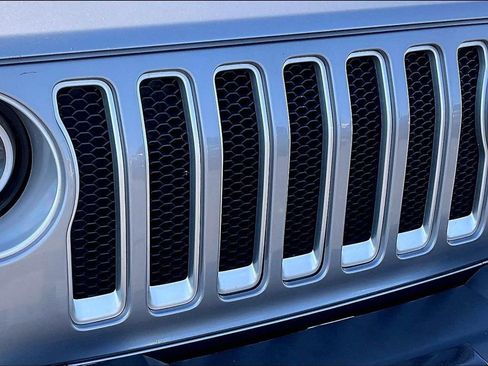 Used 2019 Jeep Wrangler Unlimited Sahara w/ Cold Weather Group AWD/4WD image 33