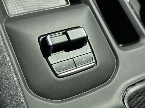 Used 2025 GMC Sierra 2500 AT4 AWD/4WD image 39
