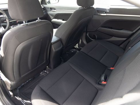 Used 2020 Hyundai Elantra SEL w/ Cargo Package (C1) FWD image 12