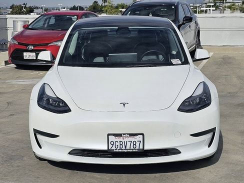 Used 2023 Tesla Model 3 Standard Range image 8
