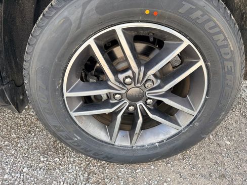 Used 2020 Jeep Grand Cherokee Limited image 15