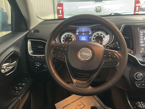 Used 2022 Jeep Cherokee Trailhawk w/ Sun, Sound & Nav Group AWD/4WD image 27