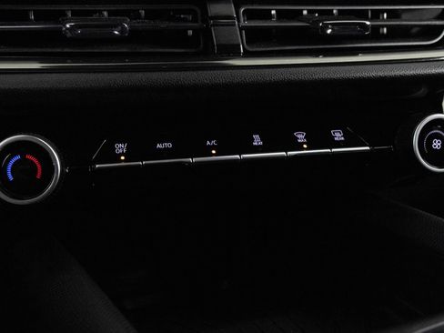 Used 2024 Chevrolet Equinox EV RS image 25