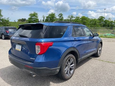 Used 2022 Ford Explorer XLT w/ Equipment Group 202A AWD/4WD image 6