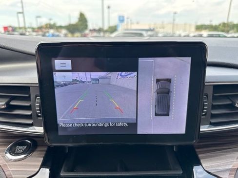 Used 2022 Ford Explorer Limited w/ Equipment Group 301A AWD/4WD image 27