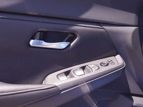 Used 2025 Nissan Sentra SV FWD image 29