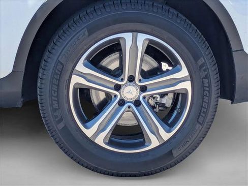 Used 2017 Mercedes-Benz GLC 300 4MATIC image 17