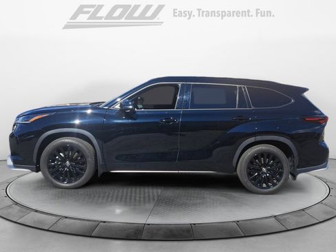 Used 2024 Toyota Highlander XSE FWD image 5
