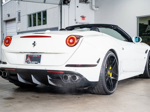 Used 2016 Ferrari California T image 6