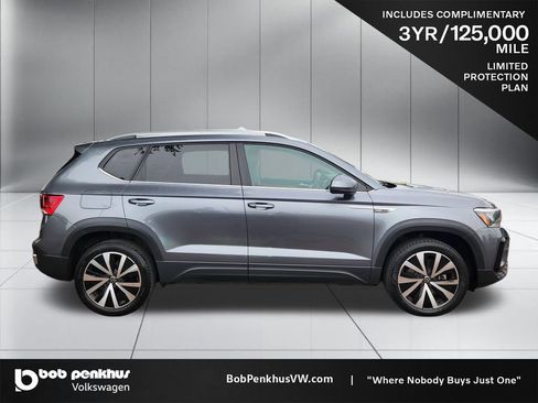 Used 2024 Volkswagen Taos SE FWD image 24