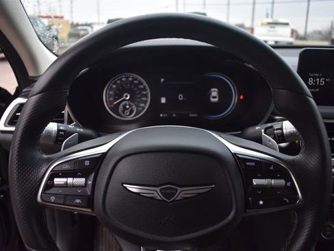 Used 2025 Genesis G70 2.5T image 28