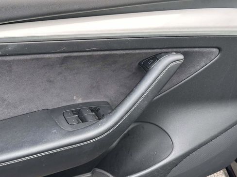 Used 2021 Tesla Model 3 Standard Range Plus image 11