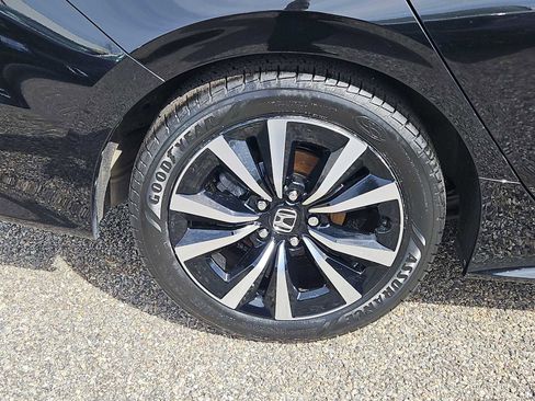 Certified 2024 Honda Civic EX image 9