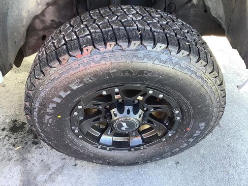 Used 2003 GMC Sierra 2500 SLE w/ Skid Plate Package image 28