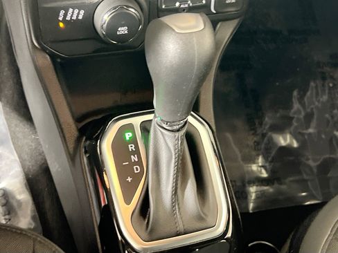 Used 2022 Jeep Renegade Altitude w/ Convenience Group image 17