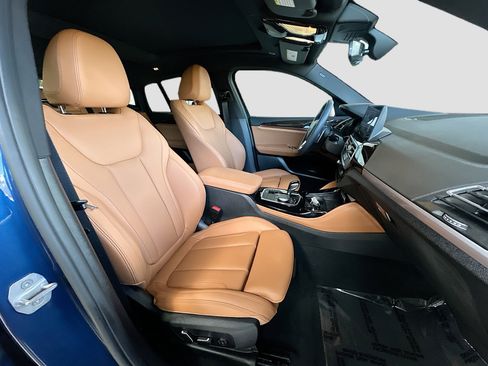 Certified 2025 BMW X4 xDrive30i image 29