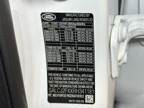 Used 2024 Land Rover Discovery Sport S image 33