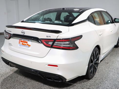 Used 2023 Nissan Maxima SR w/ Sport Mat Group FWD image 7