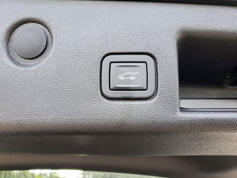 Certified 2023 Chevrolet Equinox LT FWD image 12