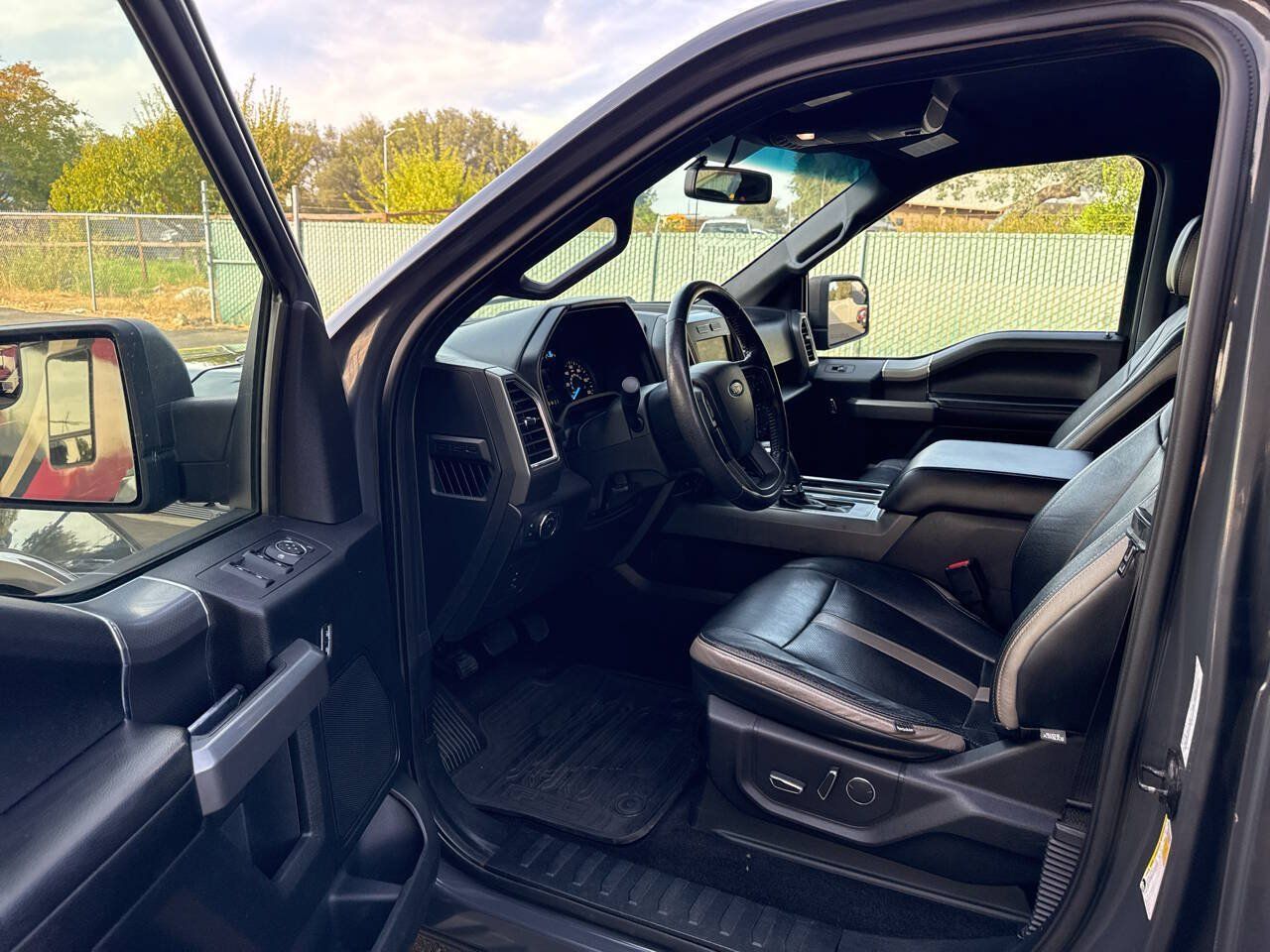 Used 2016 Ford F150 XLT w/ Equipment Group 302A Luxury AWD/4WD image 11