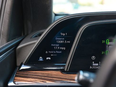 Used 2023 Cadillac Escalade ESV Luxury RWD image 36