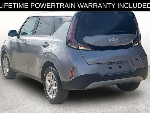 Used 2025 Kia Soul LX w/ LX Technology Package FWD image 11