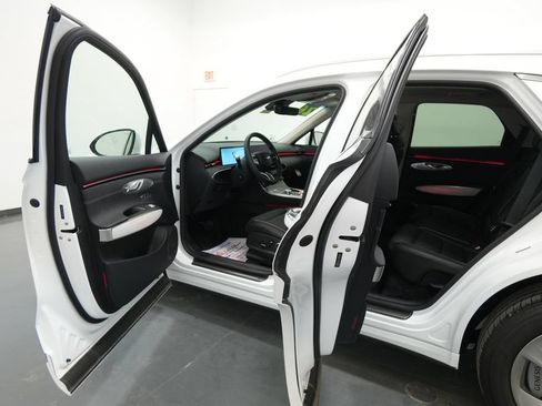 New 2026 Genesis GV70 2.5T Advanced w/ G1 Accessory Package AWD/4WD image 24