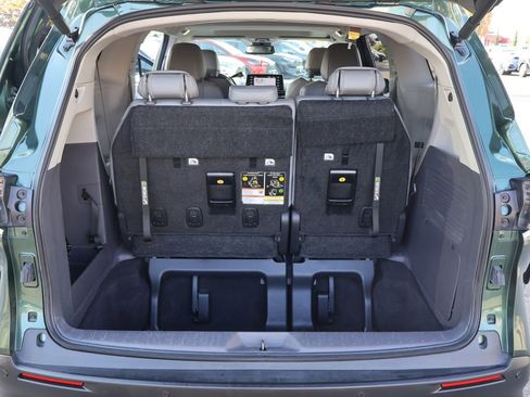 Used 2024 Toyota Sienna XLE image 33