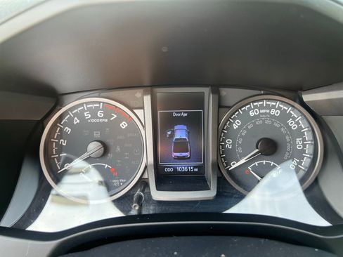 Used 2020 Toyota Tacoma TRD Off-Road w/ Technology Package image 29