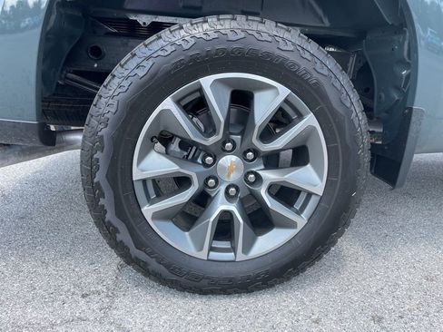 Used 2025 Chevrolet Silverado 1500 LT AWD/4WD image 18